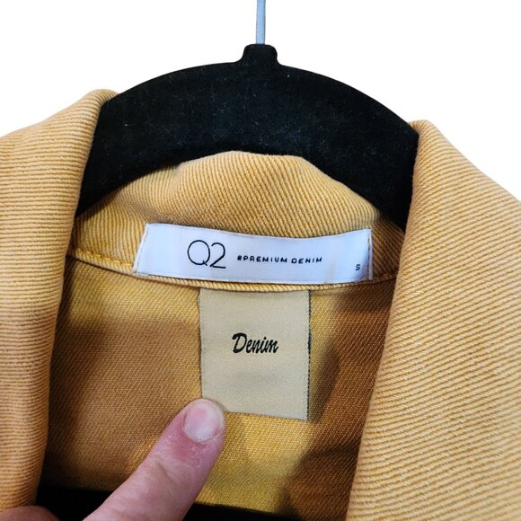 Womens Q2 Cropped Denim Jacket With Raw Hem & Button Front Closure - Size S - Picture 3 of 3